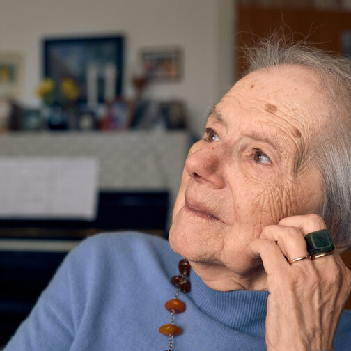 Portrait der 101-jährigen Pianistin Hana Maya